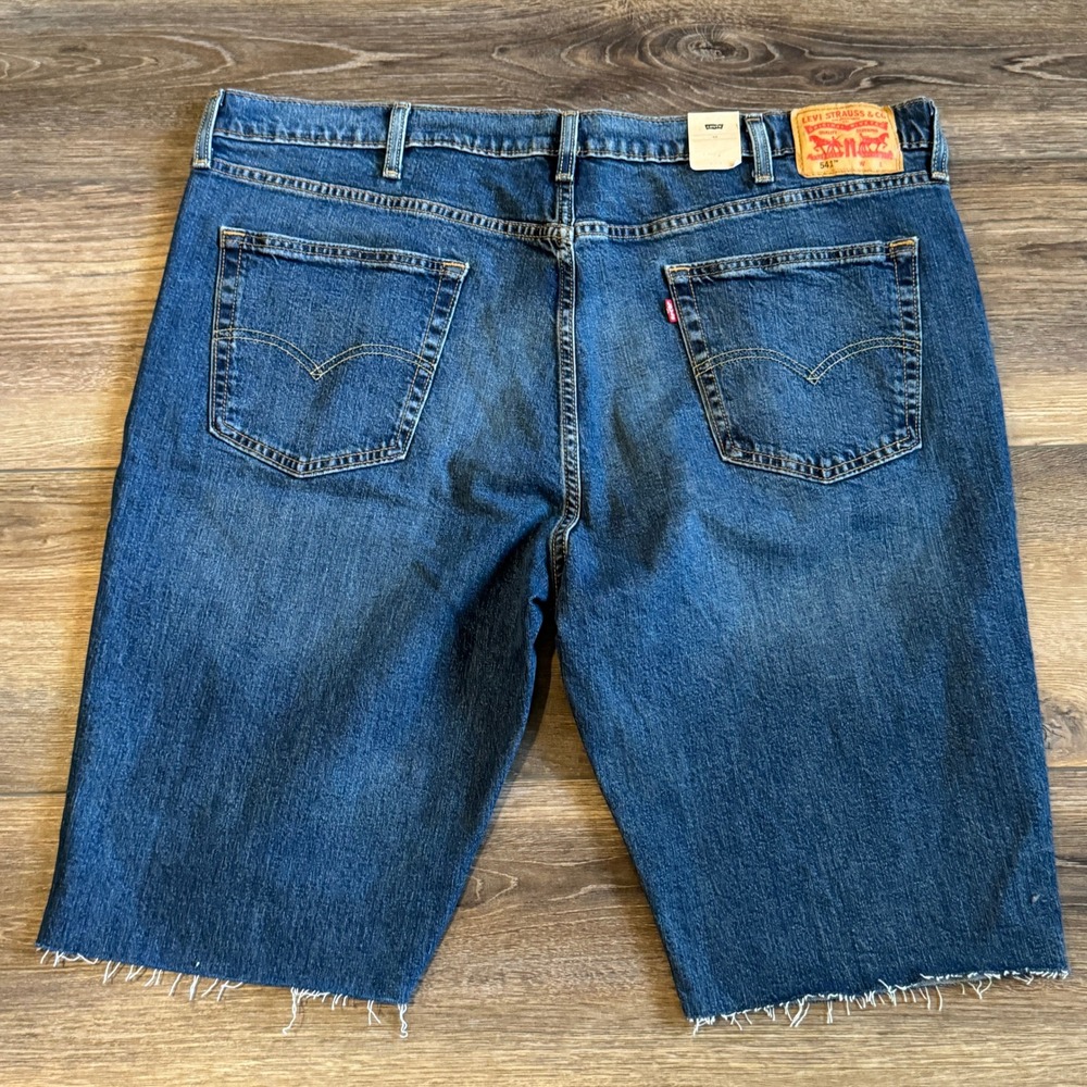 Levi's 541 Athletic Taper Jean Shorts Jorts Size 44 Waist Medium Wash NEW‎ NWT